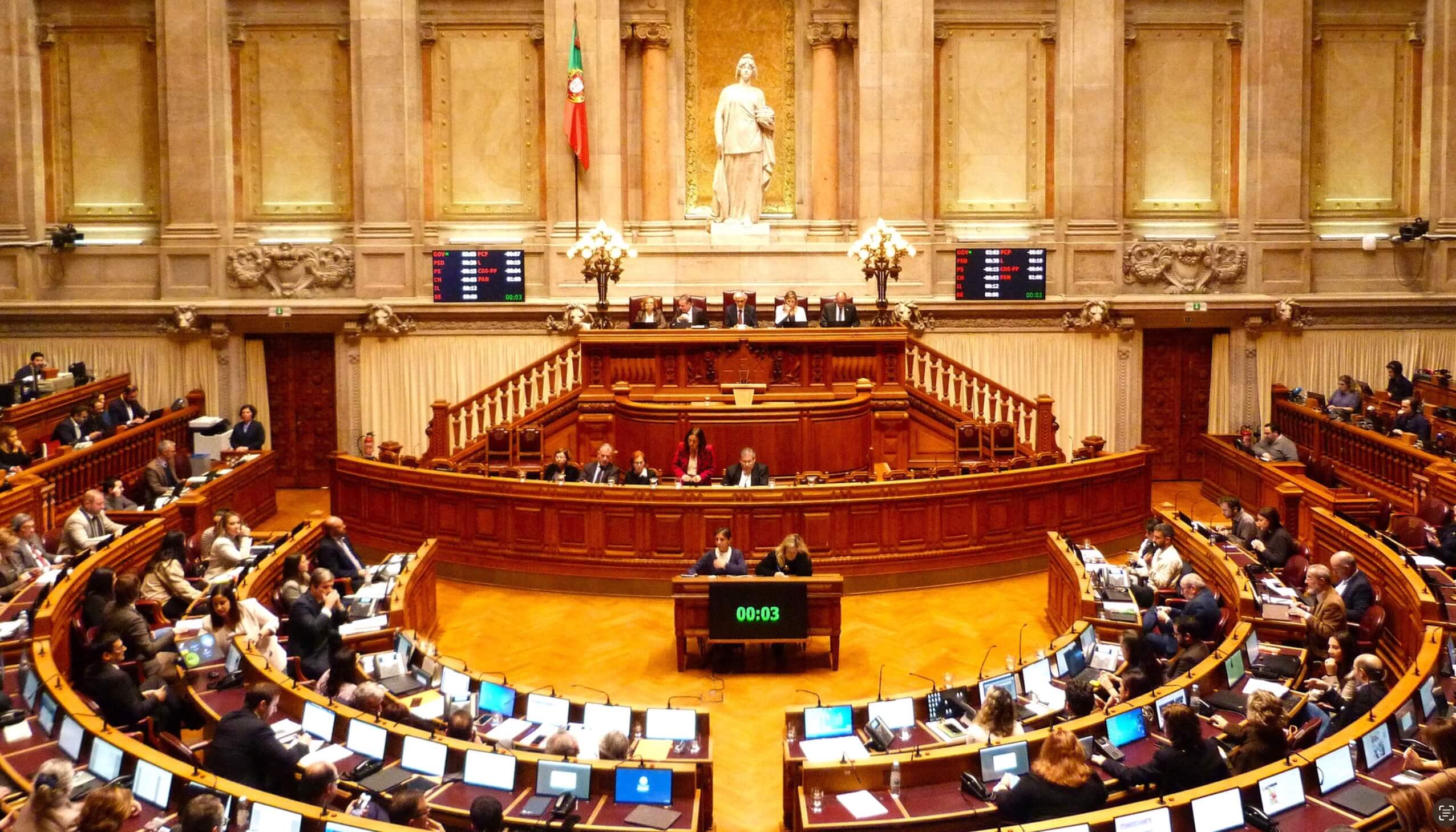 البرلمان البرتغالي يصادق على مشروع قانون لتشديد سياسة الهجرة