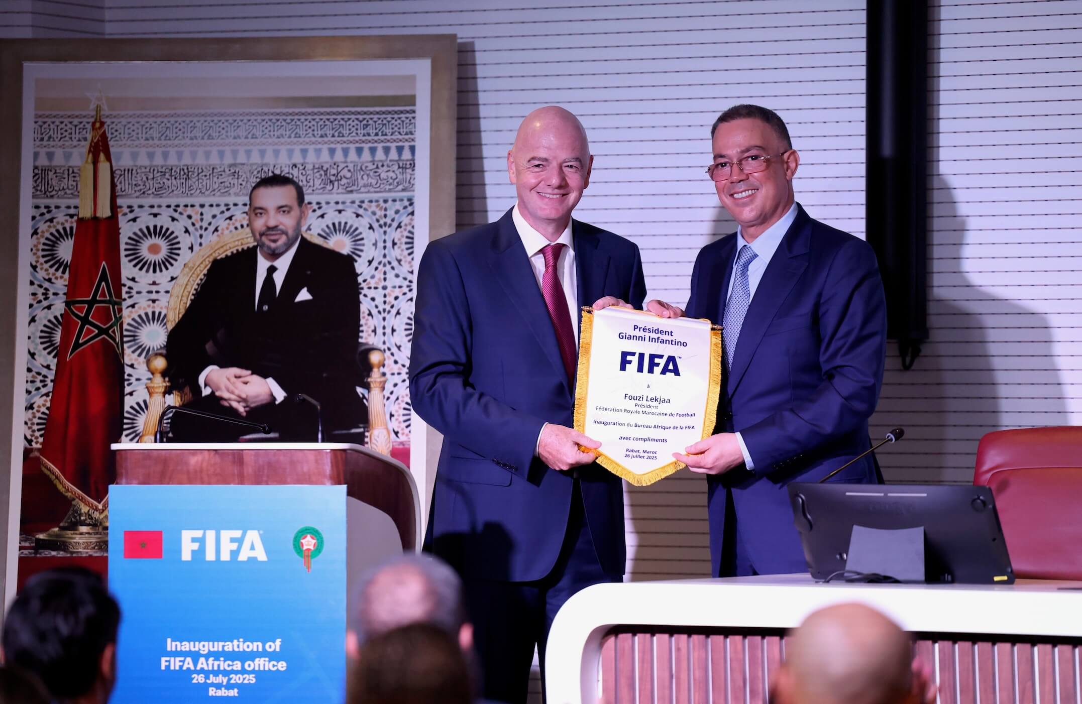  خاص - رئيس الـ FIFA ينفي لفوزي لقجع ما نشرته صحيفة "ماركا" الإسبانية حول اتفاقه مع رئيس ريال مدريد لعب نهائي كأس العالم 2030 في "البيرنابيو" 