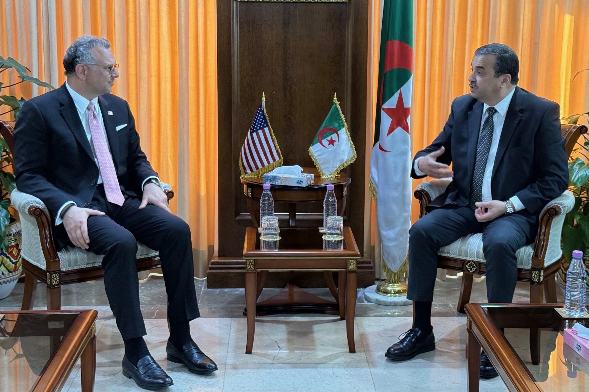  الجزائر تعرض محروقاتها ومناجمها أمام مبعوث ترامب لـ"تليين" الموقف الأمريكي من الداعم لمغربية الصحراء 