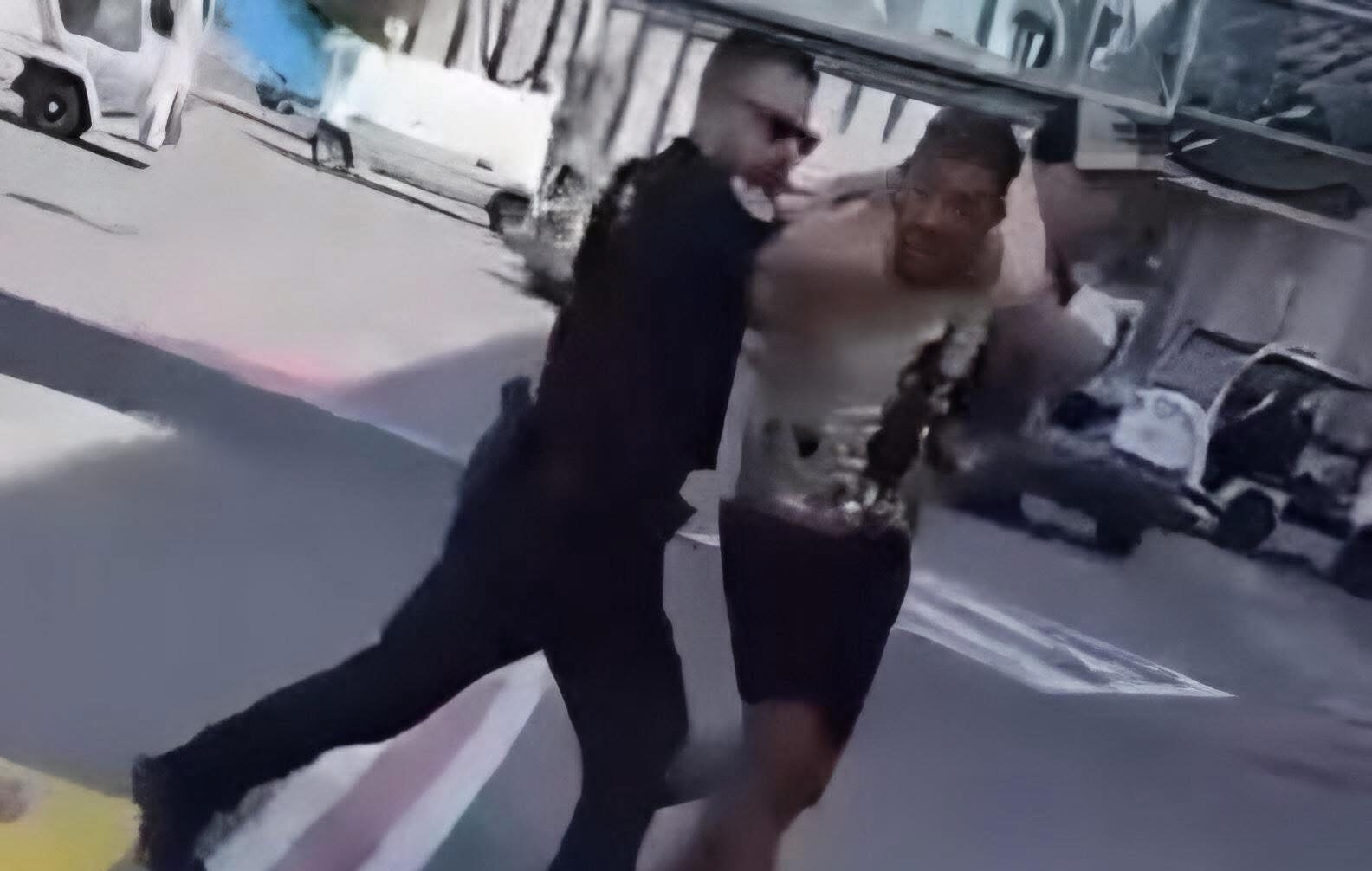  اعتقال اللاعب الجزائري يوسف بلايلي فور وصوله إلى مطار "شارل ديغول" الفرنسي 