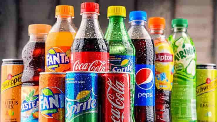 دراسة: المشروبات المحلاة بالسكر تزيد خطر الإصابة بالسكري أكثر من الأطعمة المحلاة