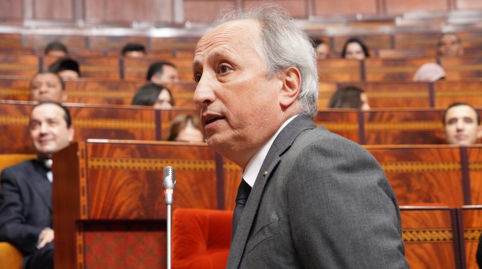  الأصالة والمعاصرة يُحرك المساءلة البرلمانية ضد وزير التربية الوطنية بسبب انتحار أستاذ بعد توقيفه عن العمل 