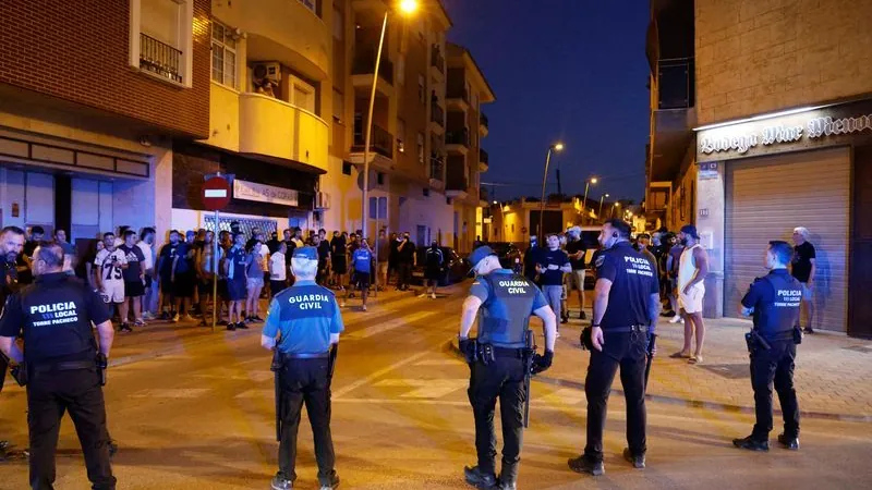  بعد خطاب تحريضي ضد مغاربة مورسيا.. حزب "سانشيز" وبوديموس يتقدمان بشكوى ضد الزعيم الإقليمي لحزب "فوكس" اليميني المتطرف 