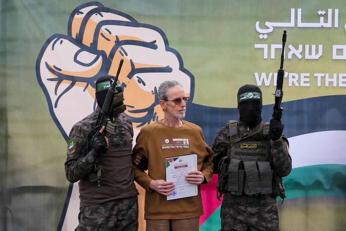 ترامب يعلن قرب التوصل لاتفاق مع الفصائل الفلسطينية على إطلاق سراح 10 رهائن إسرائيليين