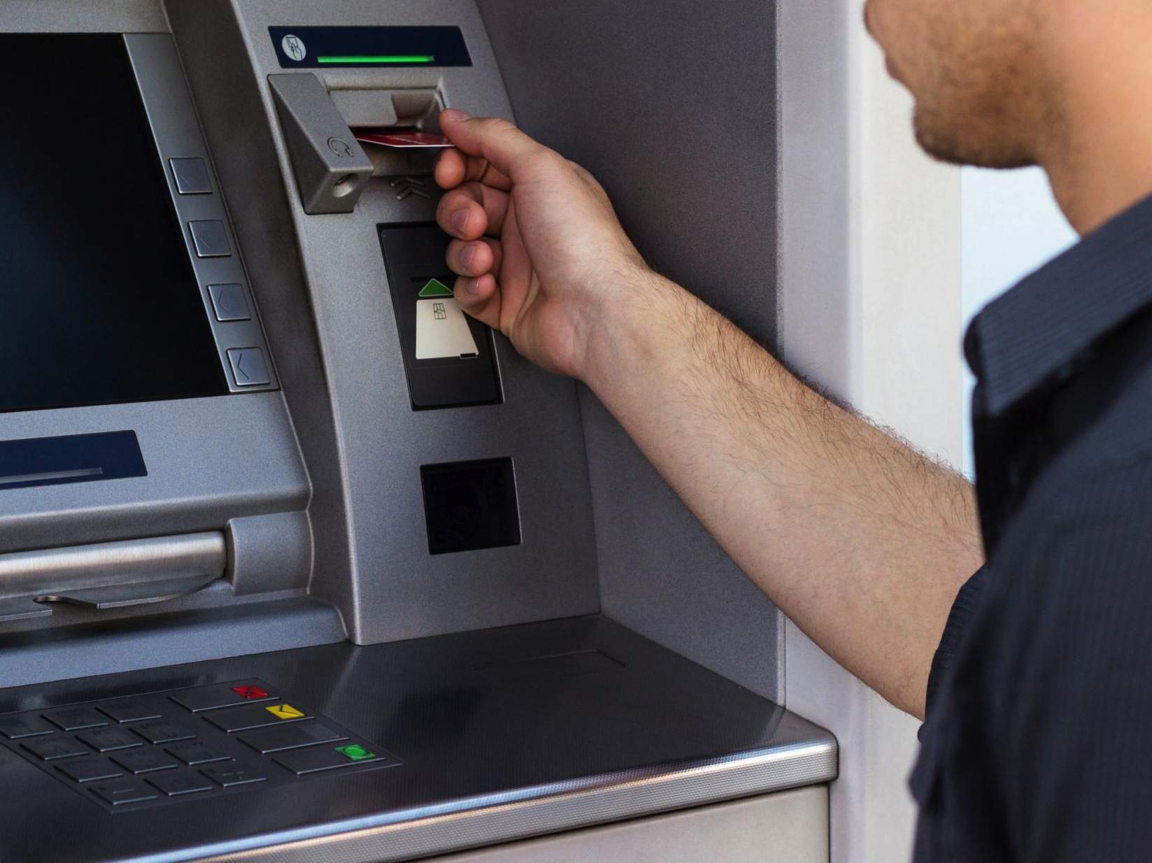 بنك المغرب: 22,6 بطاقة بنكية مُتداولة بالمملكة وتعداد الوكالات تقلص