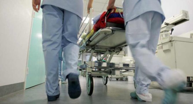  السلطات المحلية بالناظور تنفي وجود إصابات أشخاص تناولوا  حلوى احتوت على قطع زجاجية 