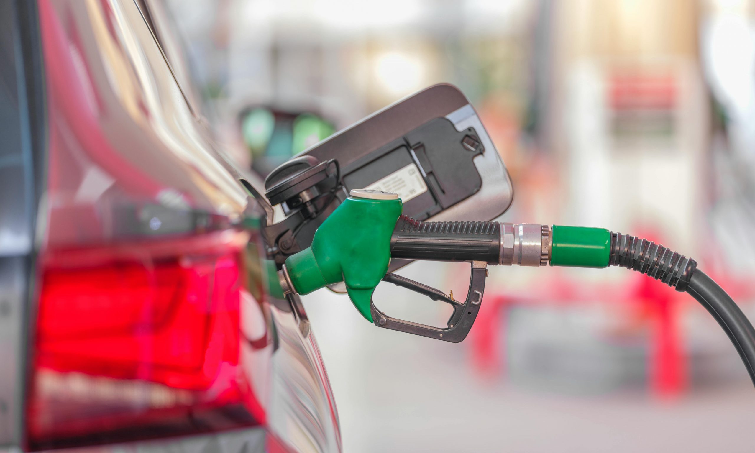 بعد الزيادة في أسعار المحروقات بالمغرب.. المندوبية السامية للتخطيط تكشف أن واردات الطاقة هي الأكثر انخفاضا خلال الفصل الأول من 2025