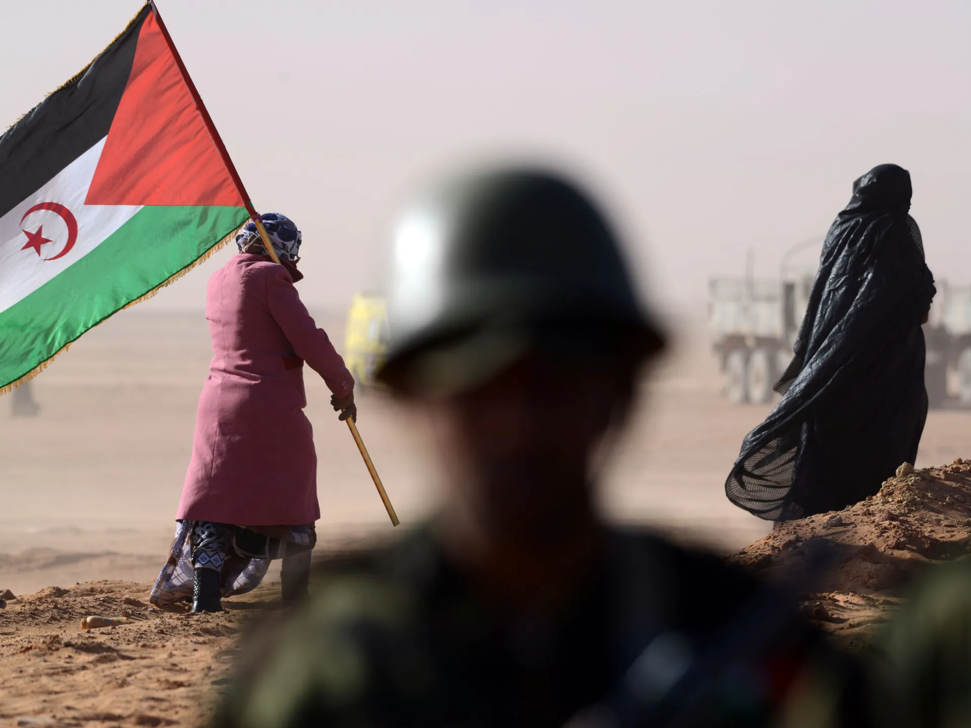  تحولت إلى قضية رأي عام بسبب جنسيتها الإسبانية.. حياة شابة صحراوية تتحول إلى جحيم بعد احتجازها من طرف "البوليساريو" ومنعها من مغادرة الجزائر 