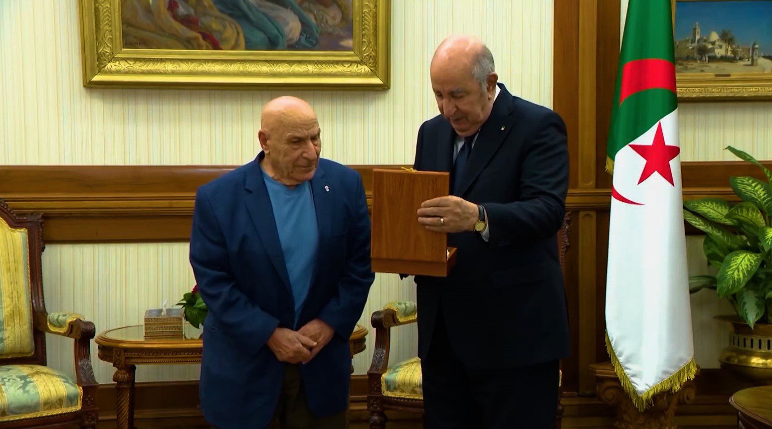  تبون يستقبل داعما لمغربية الصحراء.. مغازلة لإدارة ترامب أم محاولة للتغطية على قضية صنصال؟ 