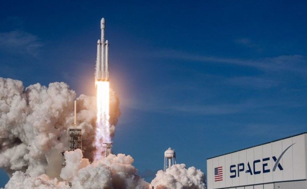  "سبيس إكس" تطلق 28 قمرا صناعيا جديدا ضمن مشروع "ستارلينك" 