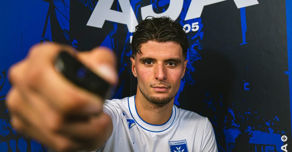 الدولي المغربي أسامة العزوزي ينضم رسميا إلى أوكسير الفرنسي قادما من بولونيا