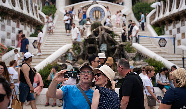  اليابان تسجل تدفقا سياحيا قياسيا بأكثر من 21 مليون زائر في نصف عام 