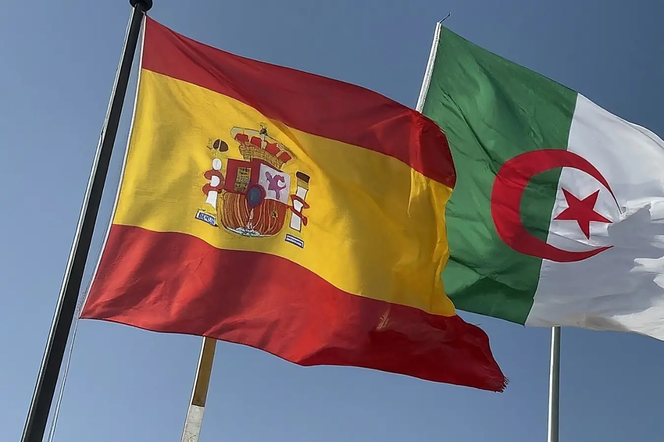 رغم الإقرار باستمرار الخلاف السياسي بسبب الصحراء.. صادرات إسبانيا إلى الجزائر ترتفع بـ162 بالمائة خلال الأشهر الخمسة الأولى من 2025