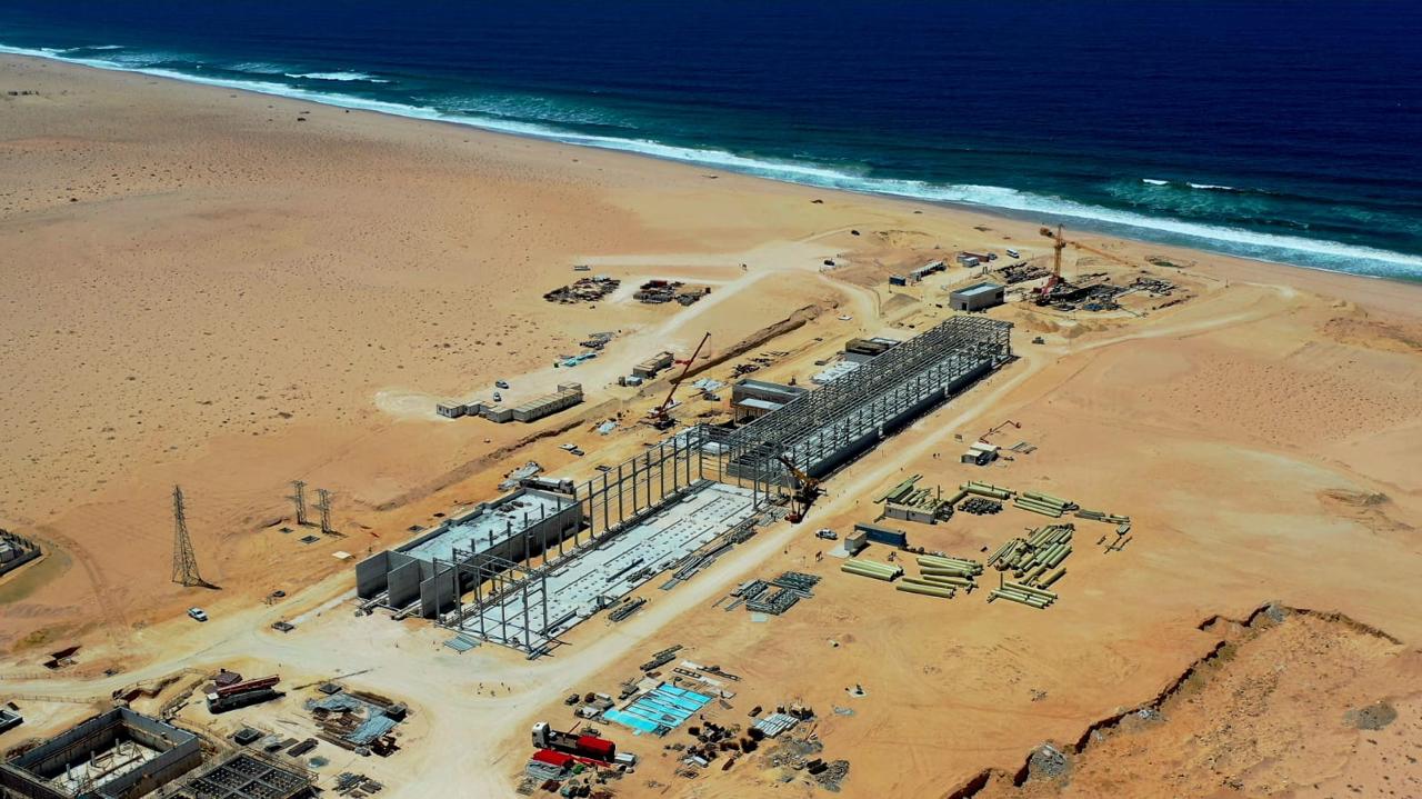  خاص - بما يناهز 2.5 مليار درهم .. محطة تحلية الداخلة تصل إلى 85% من نسبة الأشغال وتقترب من خط النهاية 