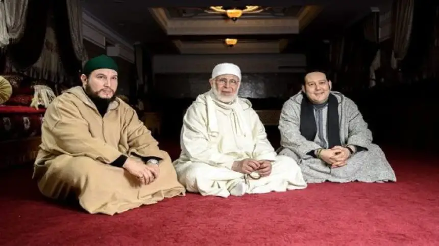 "حيرة المريدين" بعد تناقض البيانات الأولية حول مشيخة الزاوية البودشيشية وظهور تصريحات الشيخ منير بودشيش لتبني "الطريق الثالث"