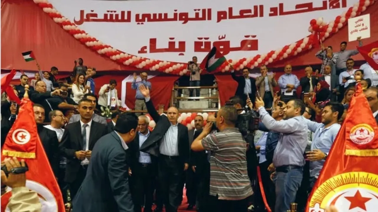  الحكومة التونسية تنهي العمل بالتفرغ النقابي في سياق توتر متصاعد مع الاتحاد العام للشغل 