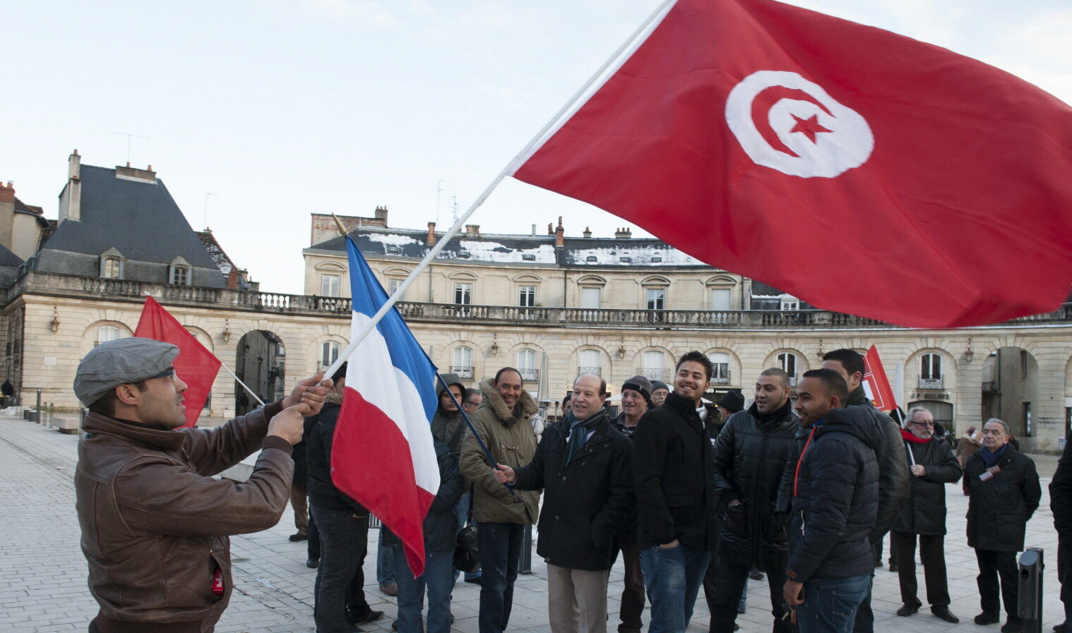 هل هي هجرة يأس في عهد سعيّد؟ تونس تتصدر لأول مرة الهجرة المغاربية نحو فرنسا متجاوزة الجزائر والمغرب وباريس تتهمها بالتقاعس عن استقبال رعاياها 