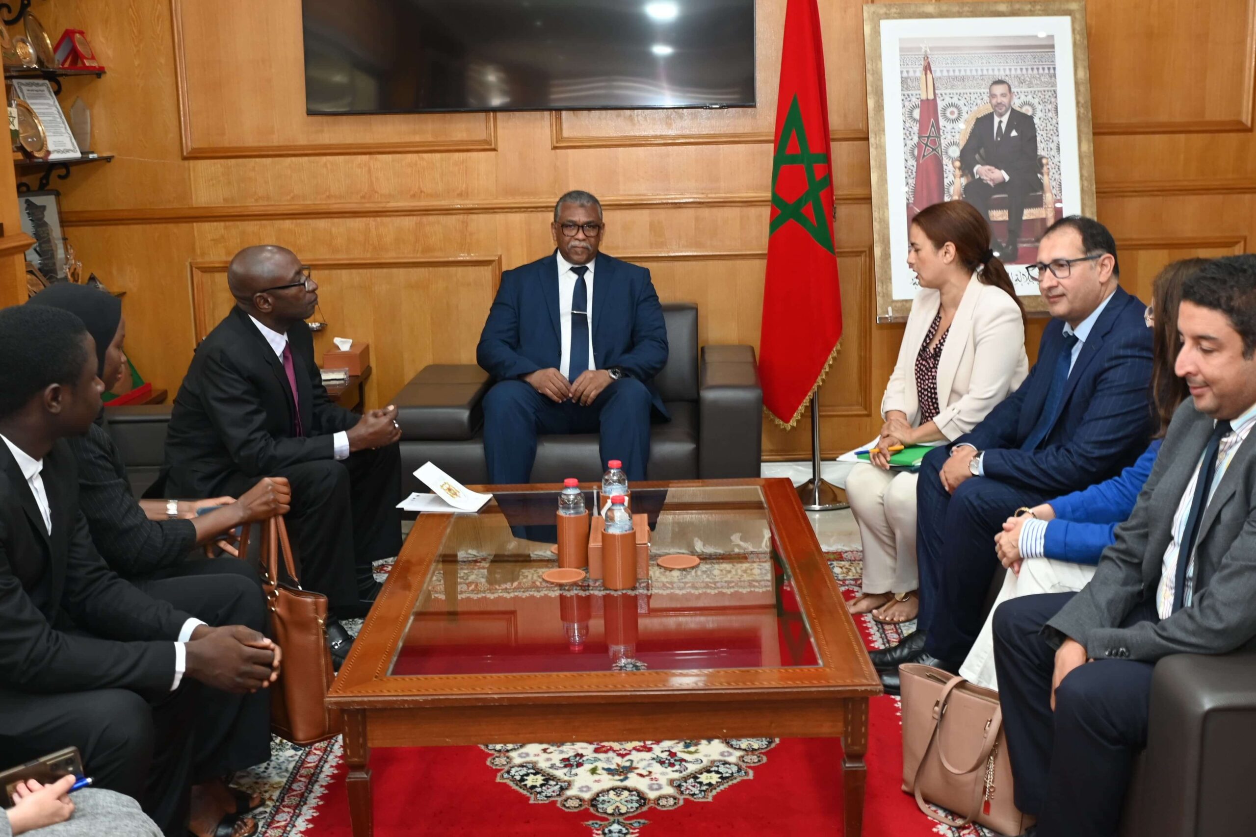  وزارة العدل تستقبل وفدًا رفيع المستوى من جمهورية غامبيا في إطار زيارة عمل إلى المملكة المغربية 