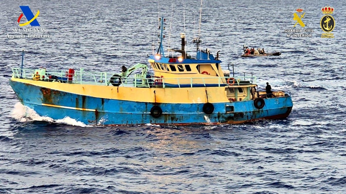 تعاون استخباراتي مغربي إسباني فرنسي أمريكي يقود إلى إسقاط قاطرة "سكاي وايت" في عرض المحيط الأطلسي محملة بـ 3 أطنان من الكوكايين قادمة من أمريكا الجنوبية