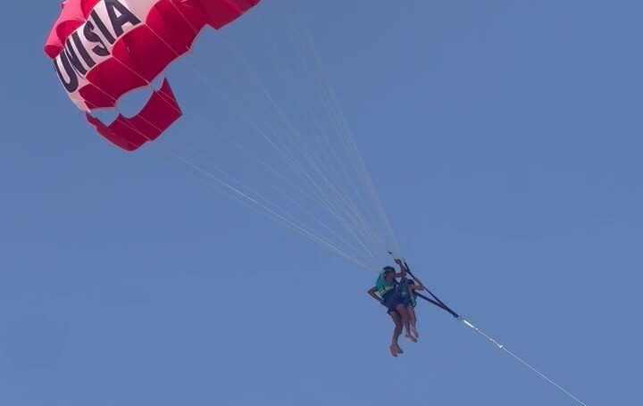 صحيفة "ذا صن" البريطانية: اعتداء جنسي "في الهواء" يطال سائحة بريطانية أثناء عطلتها في تونس