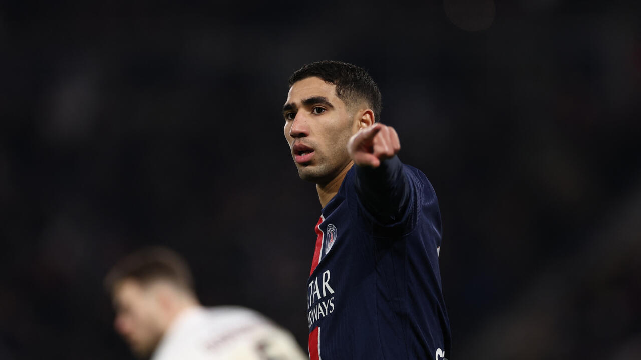  أشرف حكيمي يتصدر استفتاء صحيفة L’Équipe للجماهير لاختيار الفائز بالكرة الذهبية 2025 