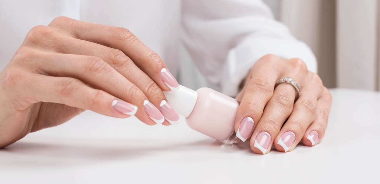 بسبب خطرها على الصحة.. السلطات المغربية تمنع مواد تجميل تحتوي على مادة TPO السامة