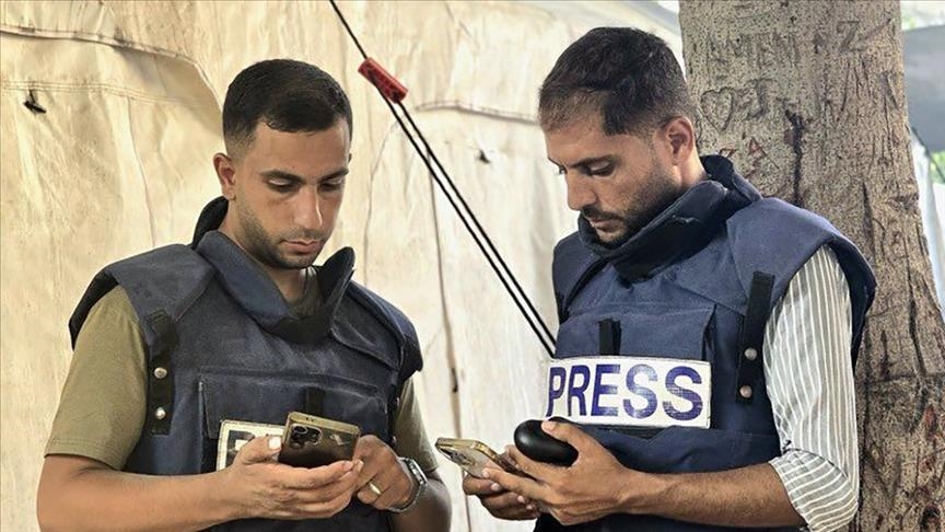  بعد قتله في غارة جوية.. الجيش الإسرائيلي يقول إنه قتل مراسل "الجزيرة" أنس الشريف بسبب "إطلاقه الصواريخ" علينا 