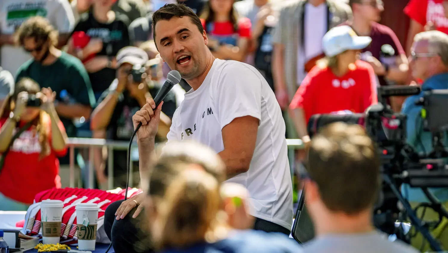 ترامب يُعلن وفاة أحد أكبر مؤيدي إسرائيل بعد "قنصه" خلال فعالية بولاية يوتا