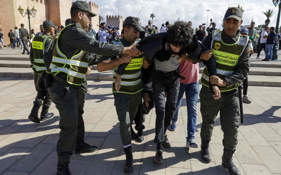 "جيل Z" ينزل لشوارع المملكة للاحتجاج بعد تفاقم الأوضاع الاجتماعية وتدهور قطاعي الصحة والتعليم وفشل الحكومة في الجواب على انتظاراته