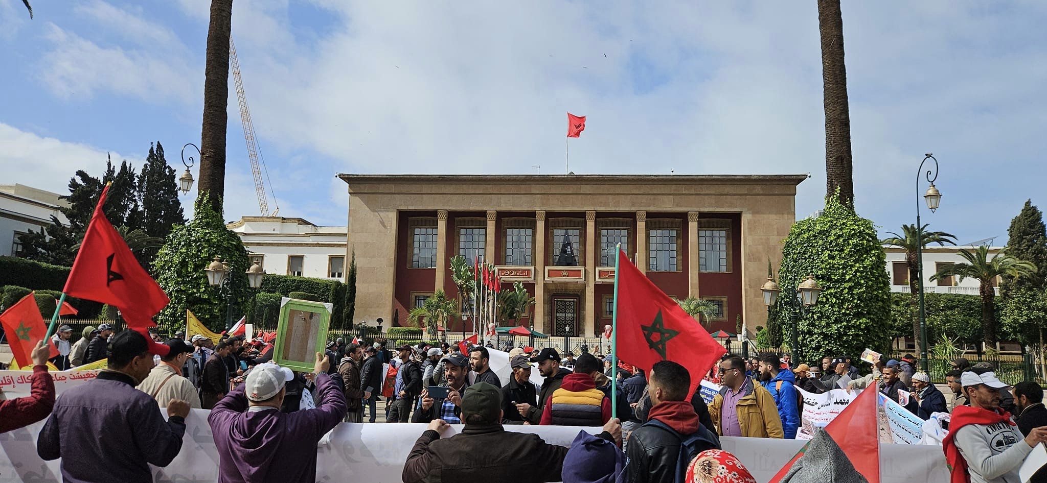 بين خطاب الأرقام وواقع الخِيام.. ذكرى زلزال الحوز الثانية تُخرج الضحايا للاحتجاج أمام البرلمان