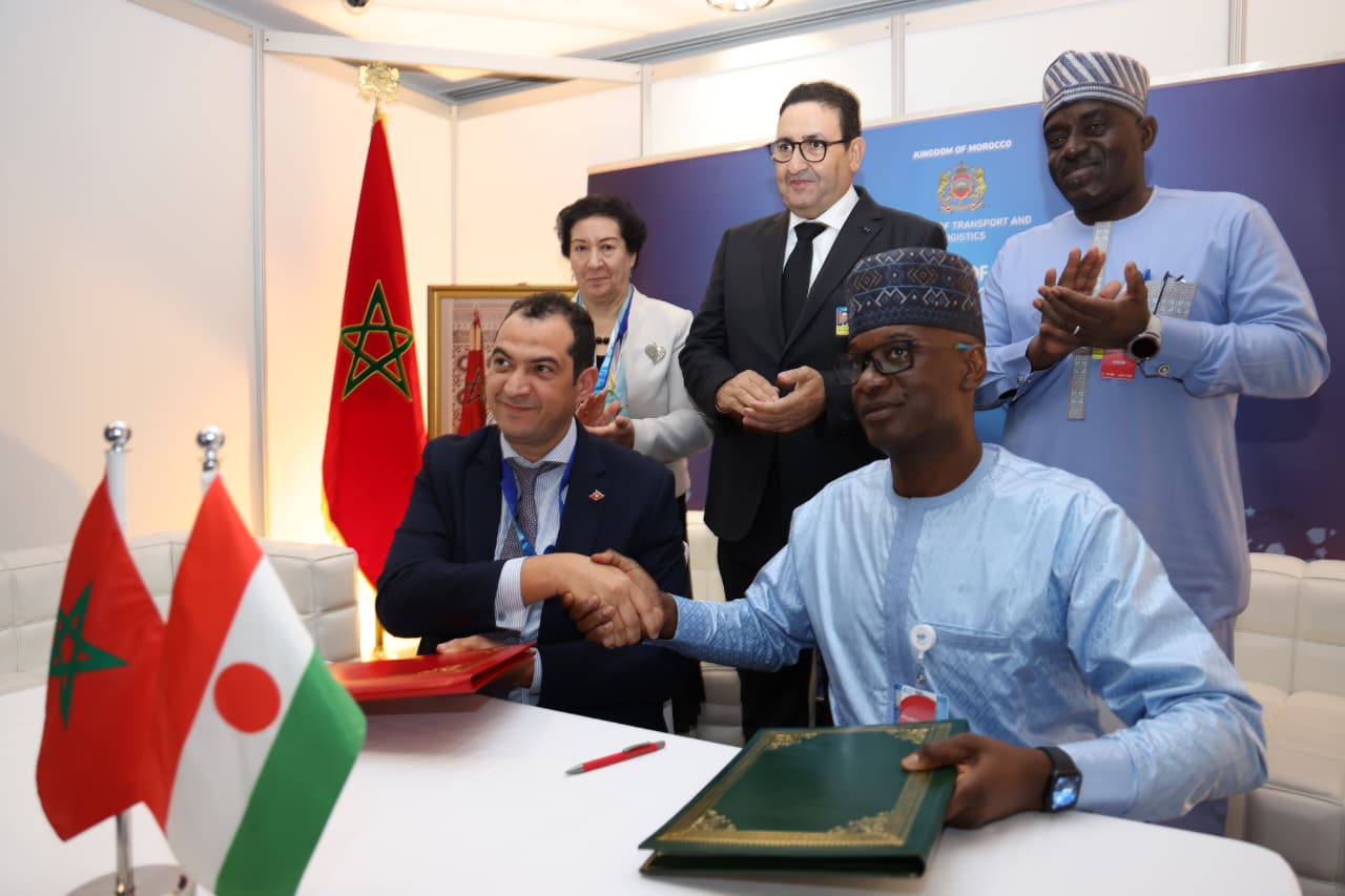 المغرب والنيجر يوقعان مذكرة تفاهم لتعزيز تعاونهما في مجال الطيران المدني