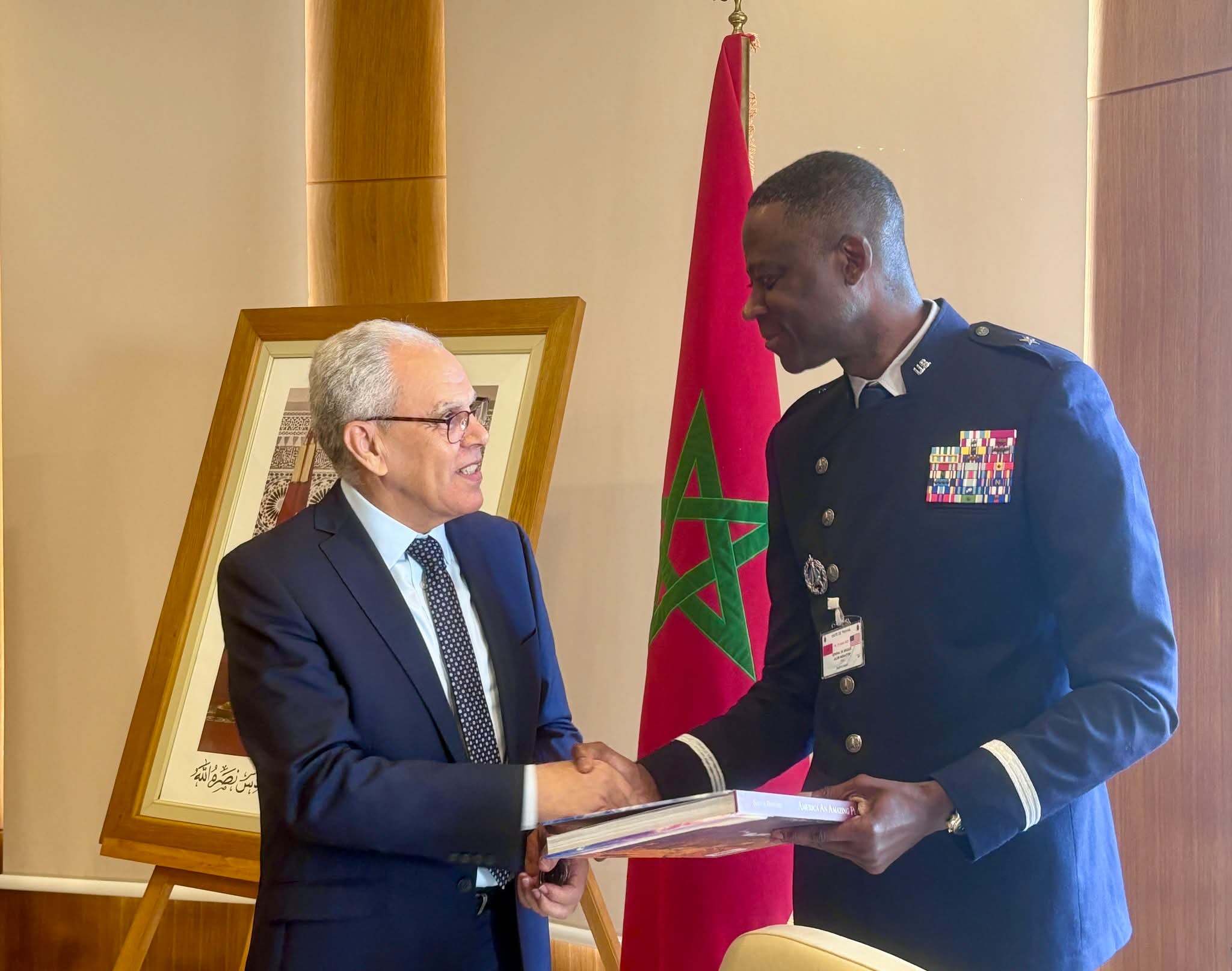 القائد العام لقوات الفضاء الأمريكية في إفريقيا يزور المغرب ويلتقي بلوديي