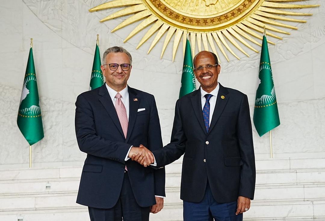  لقاء مستشار ترامب مع رئيس مفوضية الاتحاد الإفريقي.. ما دلالات تحركات واشنطن المكثفة قُبيل اجتماع مجلس الأمن حول الصحراء؟ 