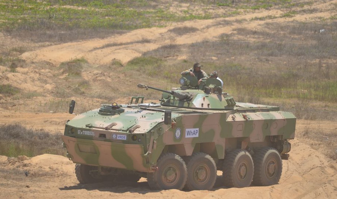 مناسبة لسيناريوهات حروب الصحراء والتضاريس الصعبة.. هذه خصائص المدرعات القتالية التي سيبدأ المغرب في إنتاجها بشراكة مع الهند