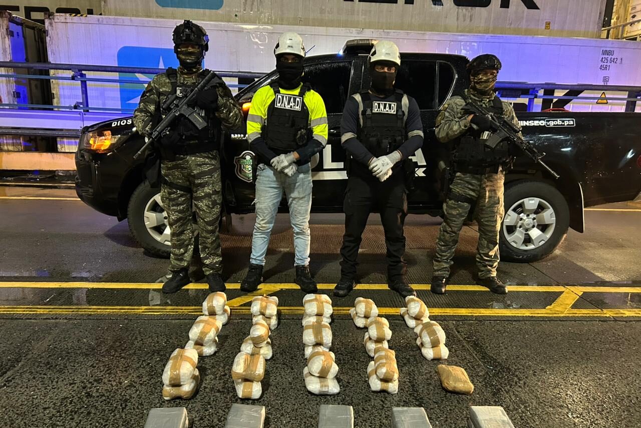  بنما تحبط تهريب شحنة مخدرات قادمة من المغرب إلى نيوزيلندا عبر المحيط الهادئ 