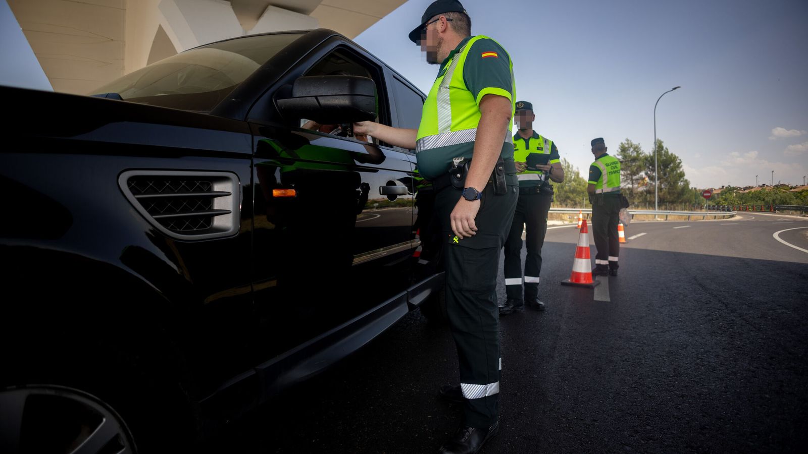 إسبانيا تُحبط تهريب 22 سيارة مسروقة نحو المغرب خلال عملية "مرحبا"