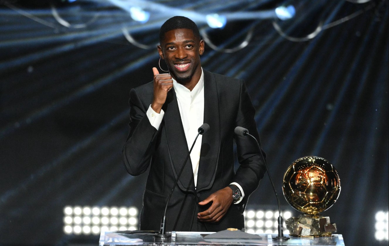 ديمبلي يتوج بالكرة الذهبية وحكيمي في المركز السادس