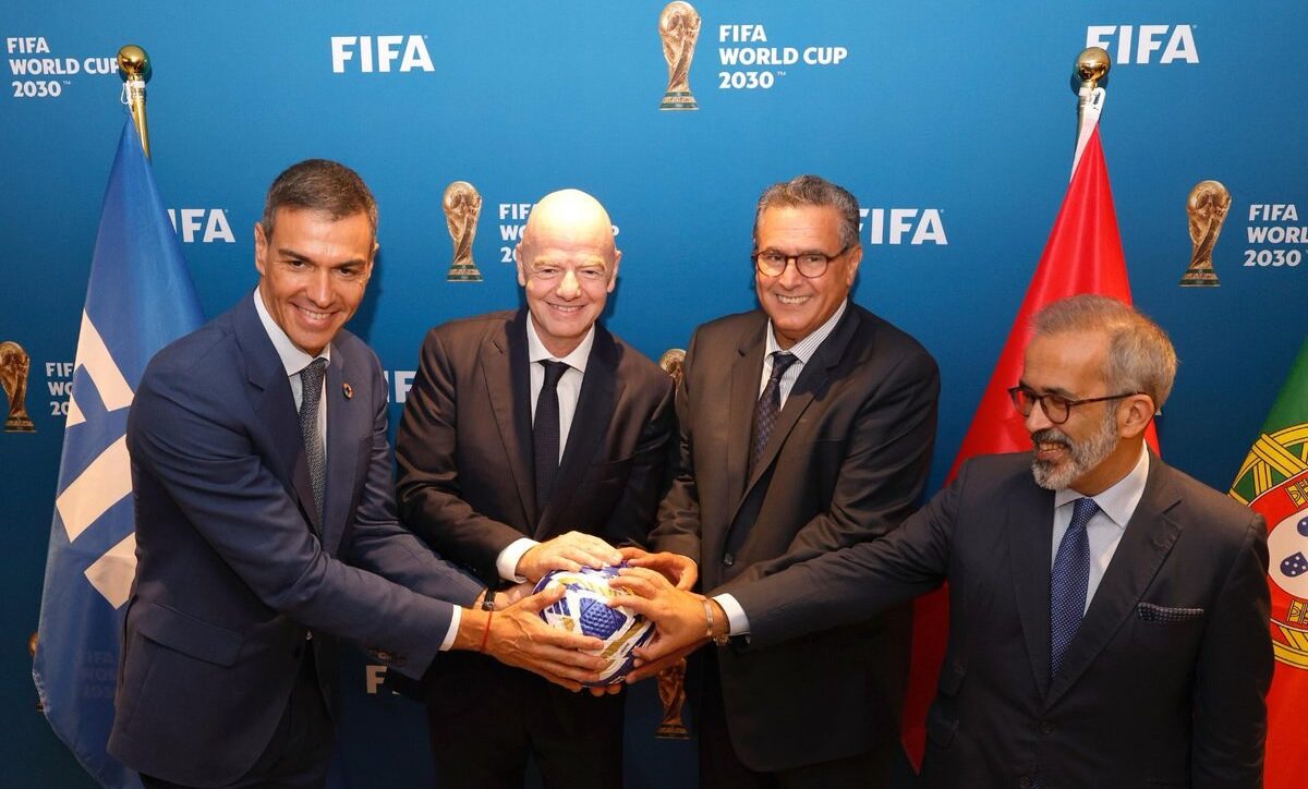  رئيس الـ FIFA يجتمع مع رؤساء حكومات المغرب وإسبانيا والبرتغال لمناقشة تحضيرات كأس العالم 2030 