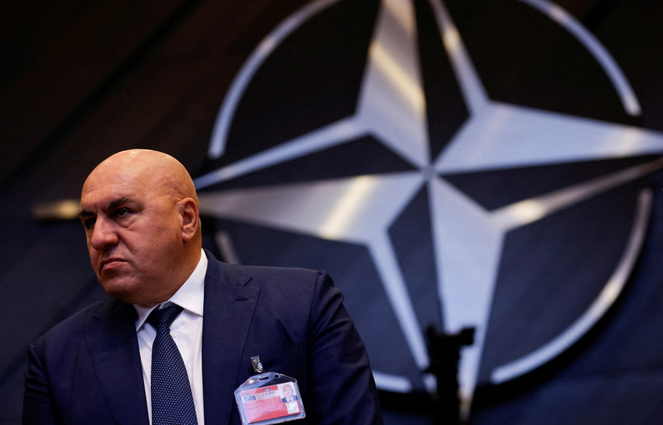 وزير الدفاع الإيطالي: أرسلنا سفينة عسكرية ثانية لدعم أسطول المساعدات المتجه إلى غزة