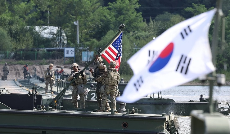 كوريا الجنوبية تجري مناورات عسكرية مشتركة مع الولايات المتحدة واليابان