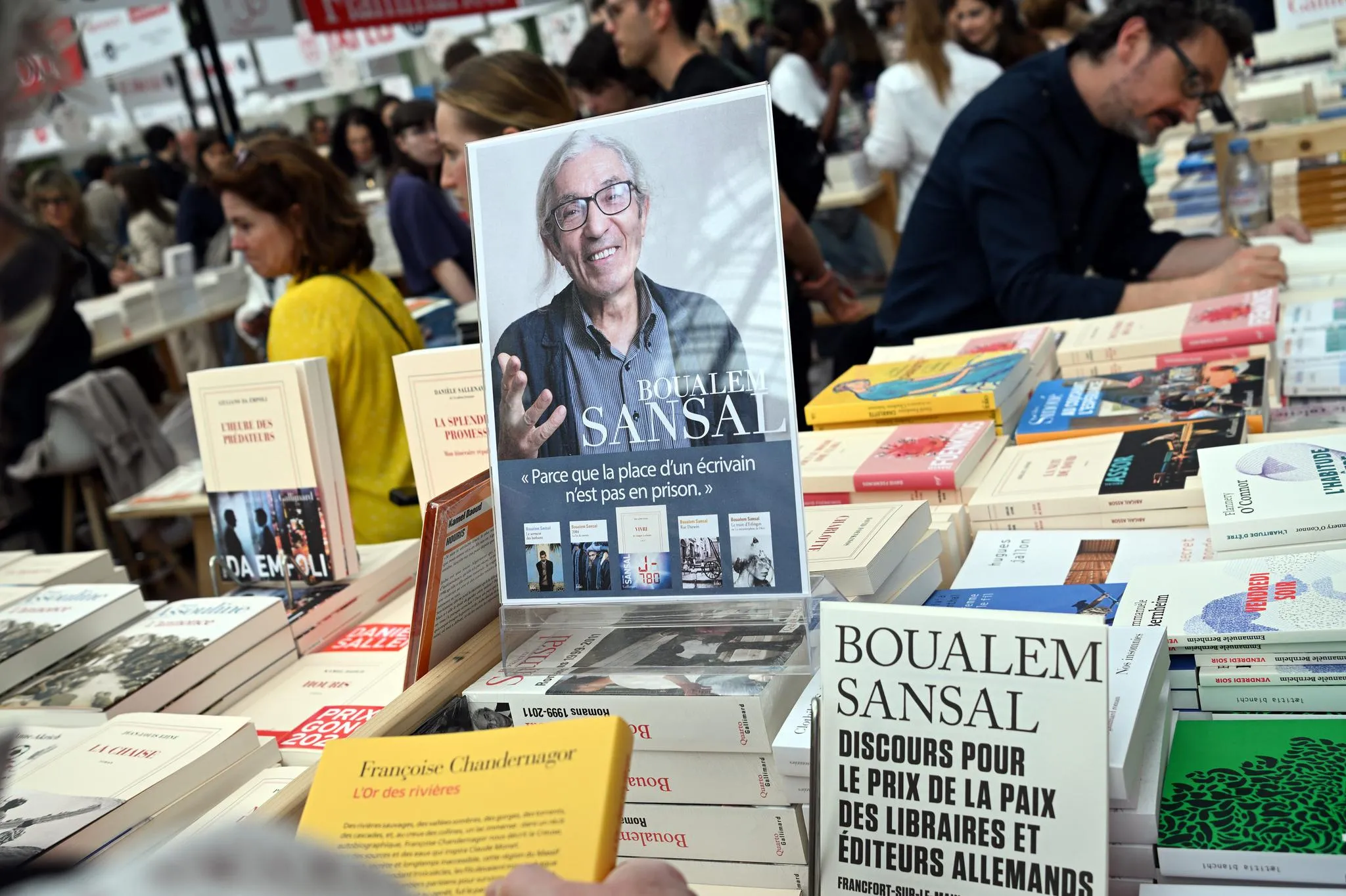 ابنة بوعلام صنصال: أشعر باليأس من إمكانية رؤية والدي خارج أسوار السجن.. وفرنسا لا تتحرك بما يكفي