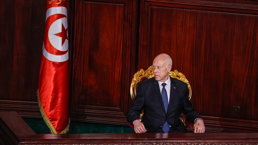  سعيّد تحت المجهر.. لماذا تصر الحكومة التونسية على إنكار  استهداف سفن "أسطول الصمود" بمسيرات إسرائيلية داخل موانئها؟ 