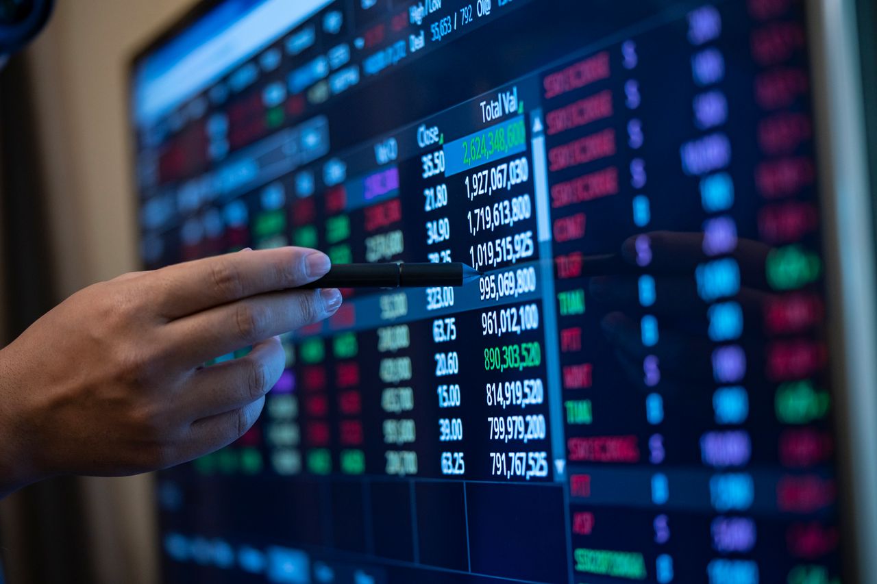 بعد ليلة سوداء في الشوارع.. بورصة الدار البيضاء تنهي تداولاتها على وقع الأحمر