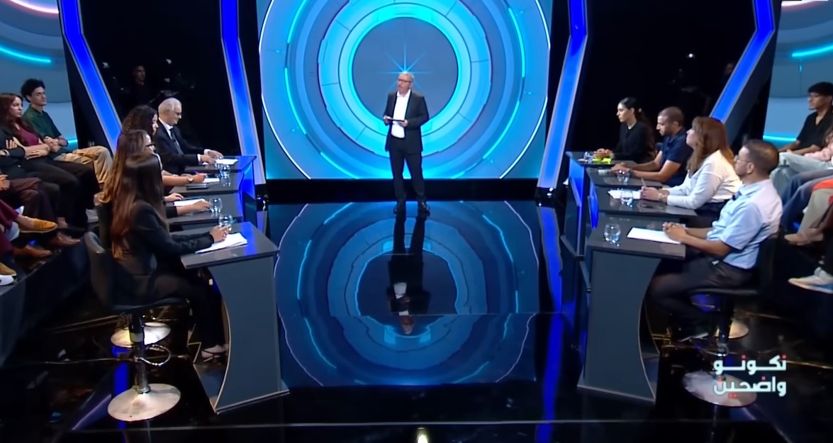 التلفزيون العمومي يواجه الوزراء و"يتصالح" مع صوت المغاربة.. تغيُّر جذري في السياسة الإعلامية أم استثناءٌ قصير فرضته احتجاجات "جيل زِد"؟