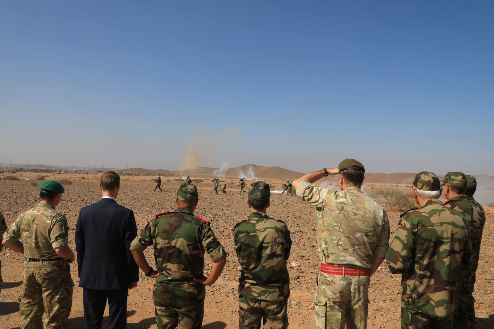 القوات المسلحة الملكية والجيش البريطاني يُجريان مناورات "جبل الصحراء 2025" العسكرية بضواحي مراكش