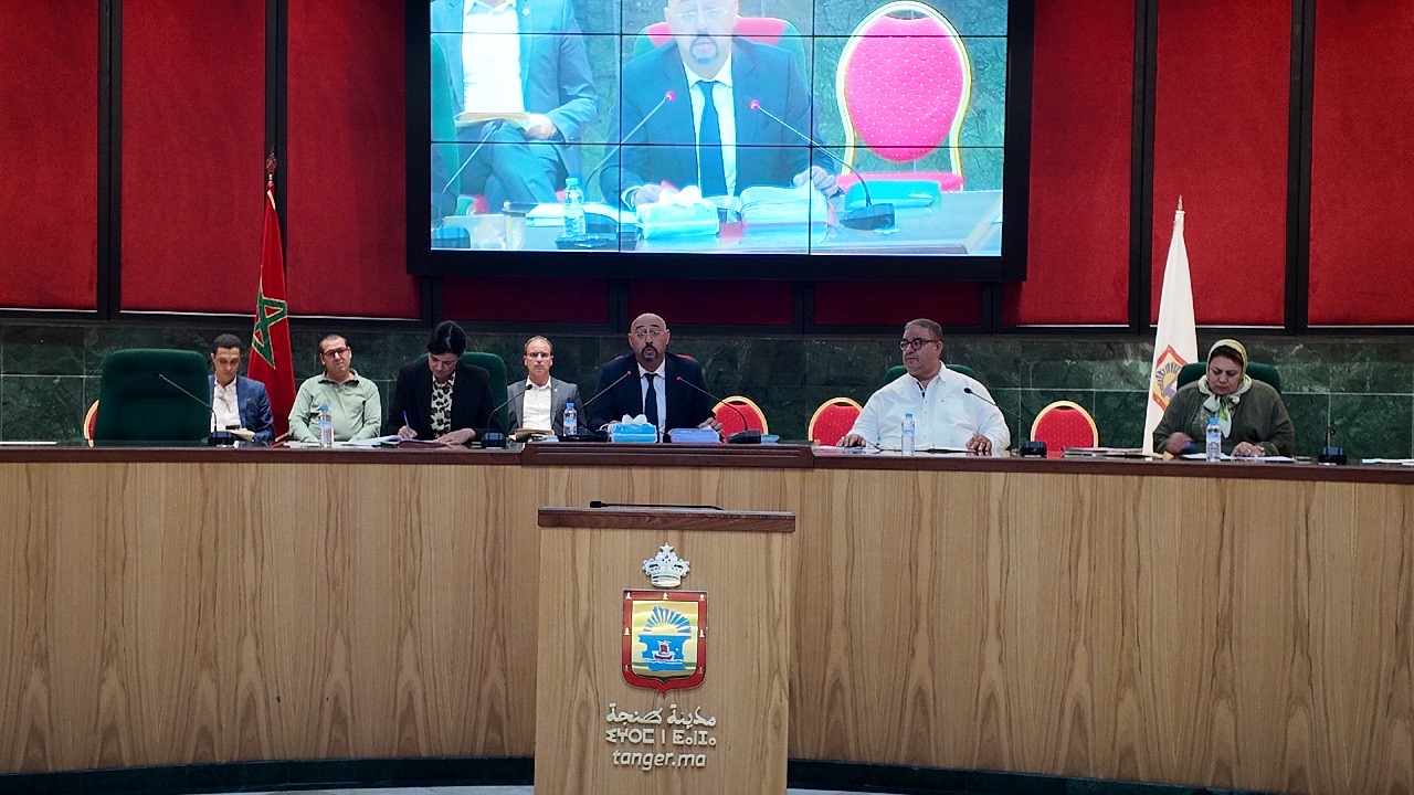  جماعة طنجة تصادق على ميزانية السنة المالية 2026 بقيمة تصل إلى 122 مليار سنتيم 