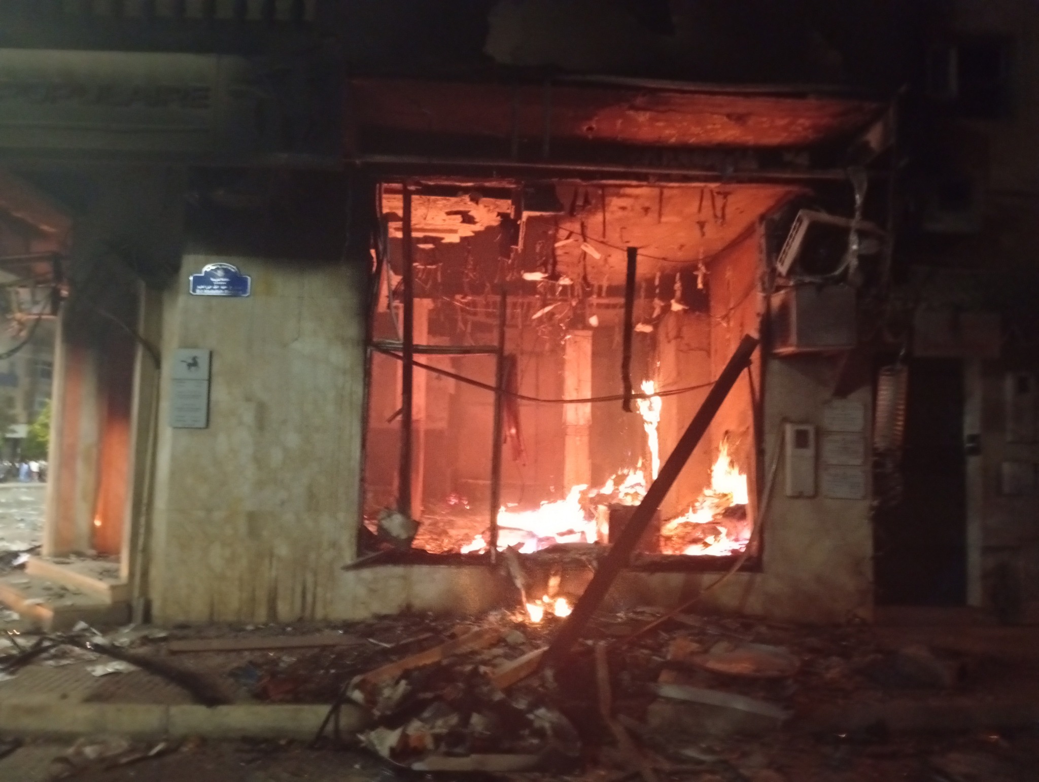 من شعارات الصحة والتعليم إلى لهيب التخريب.. "جيل Z" يحوّل احتجاجات سلا إلى كابوس رعب للساكنة