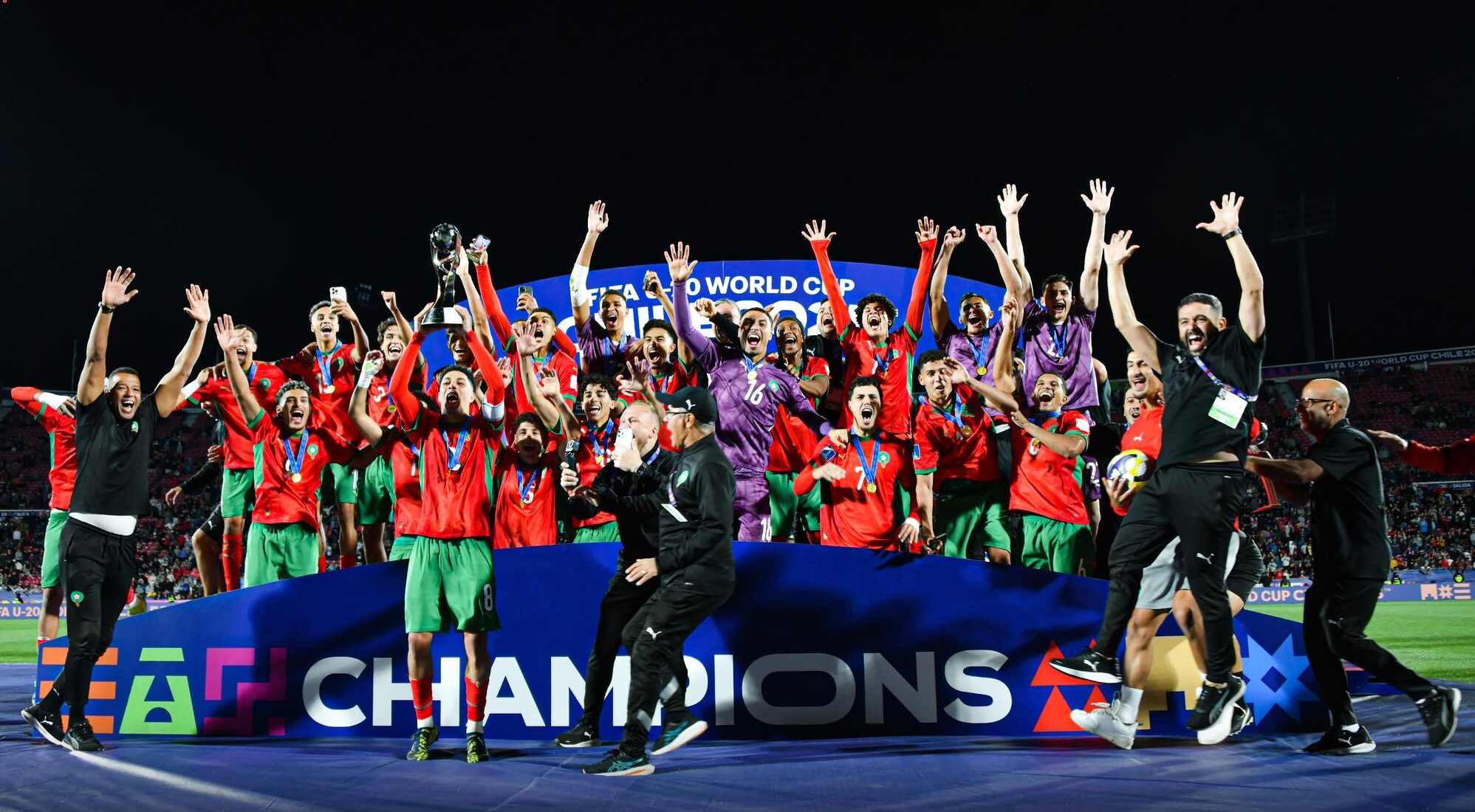 الملك محمد السادس يهنئ منتخب U20 بعد فوزهم بكأس العالم: شرفتم بلدكم وشبابه أيما تشريف، ومثلتموه وقارتنا الإفريقية خير تمثيل