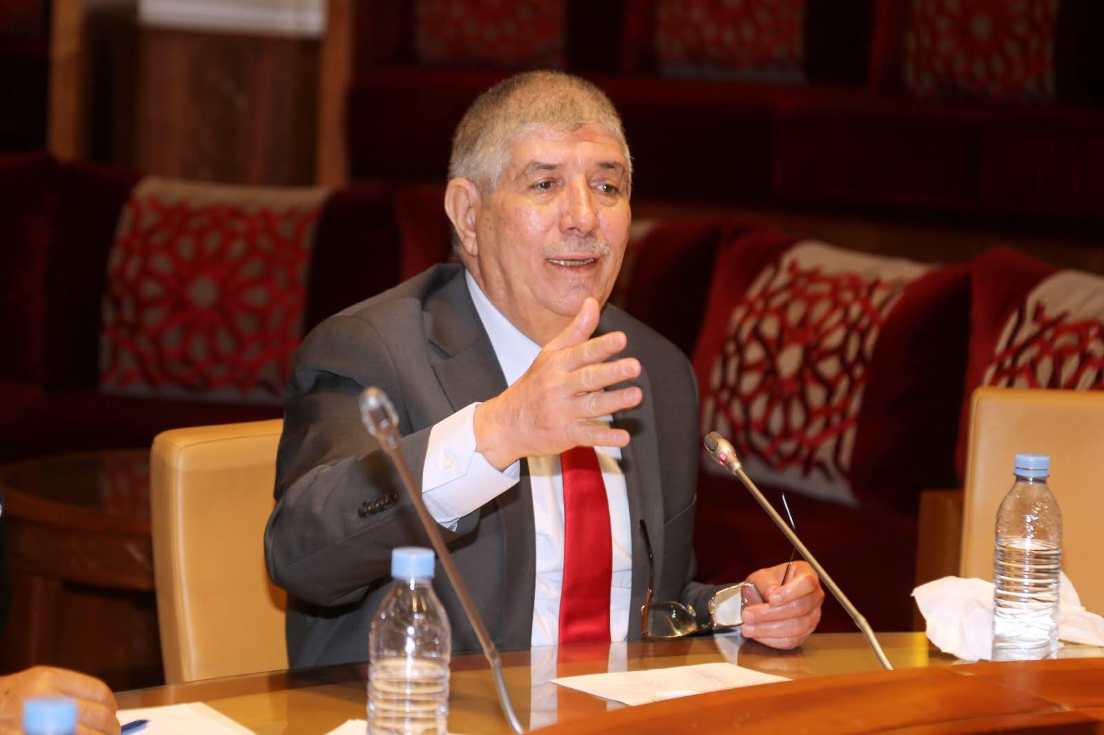 التويزي يدعي أن تصريحاته عن "طحن الورق" حُرِّفت.. ويتجاهل تأكيده أن الدقيق "غير قابل للاستهلاك"