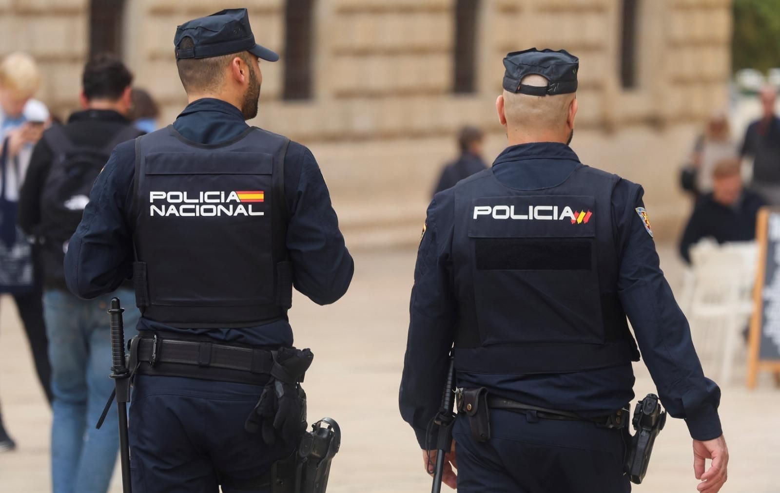  الشرطة الإسبانية تفكك شبكة لاستغلال مهاجرين مغاربة في معامل سرية وسط ظروف كارثية 